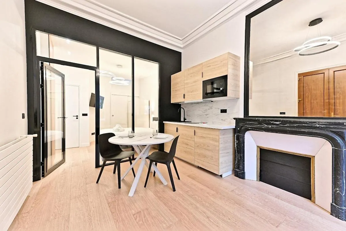 Elegance Et Confort Quartier Prestigieux De Paris Apartment